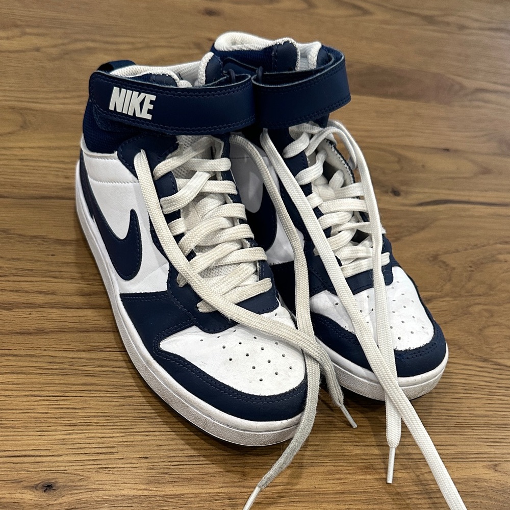 Nike Court Borough Mid 2